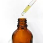 Cannabis Extrakt Bild mit Pipette